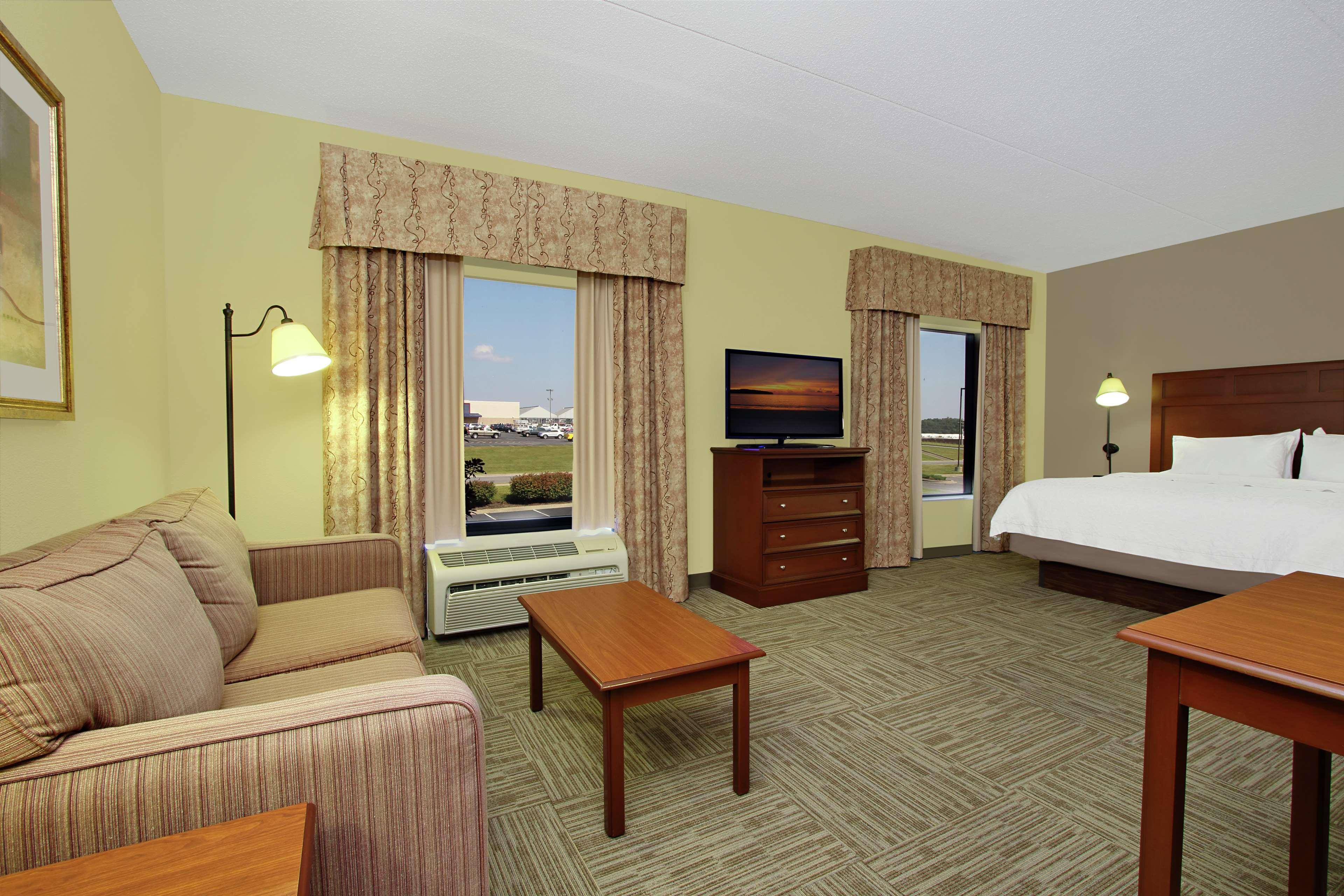 Hampton & Hotel