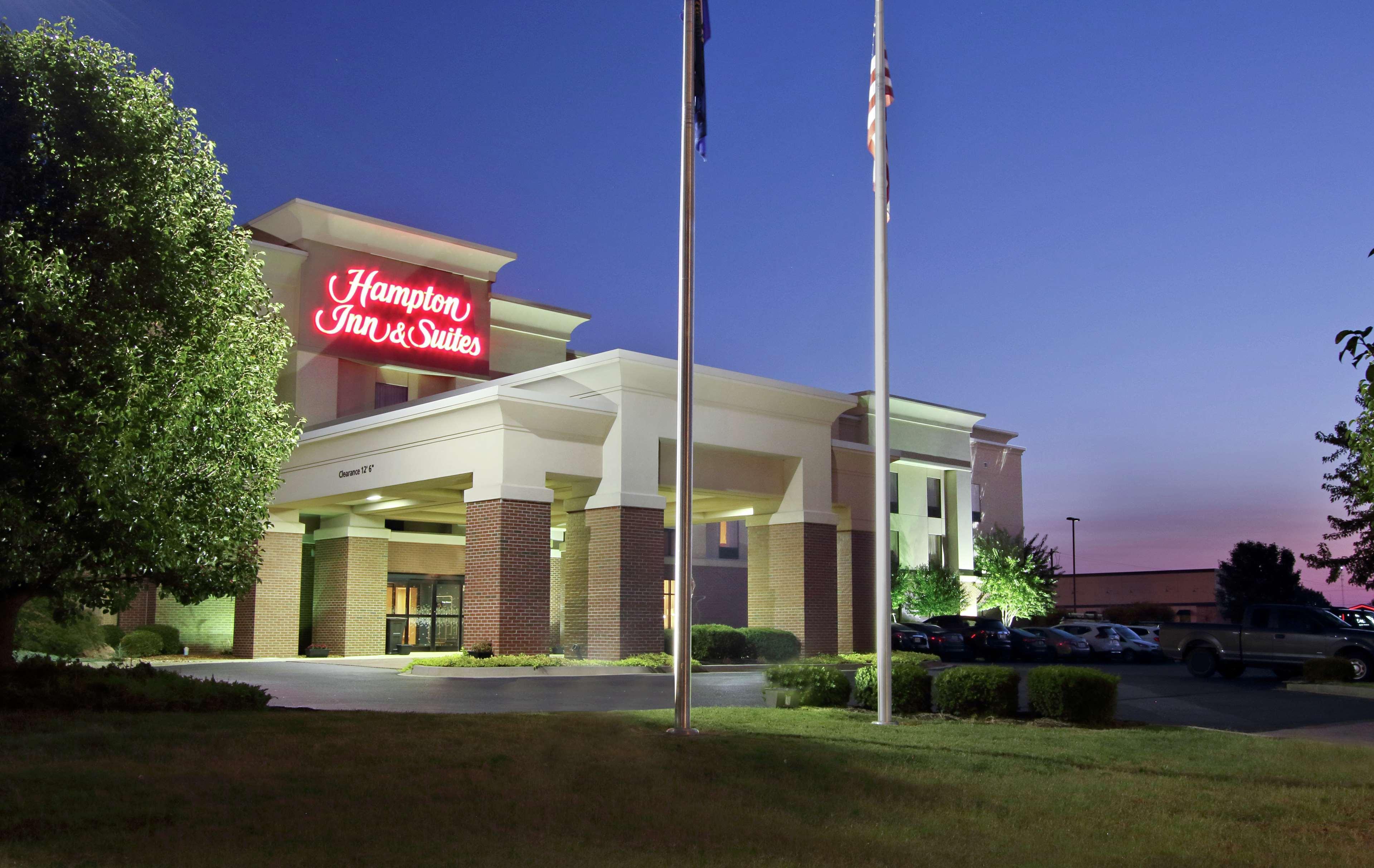 Hampton & Hotel Murray