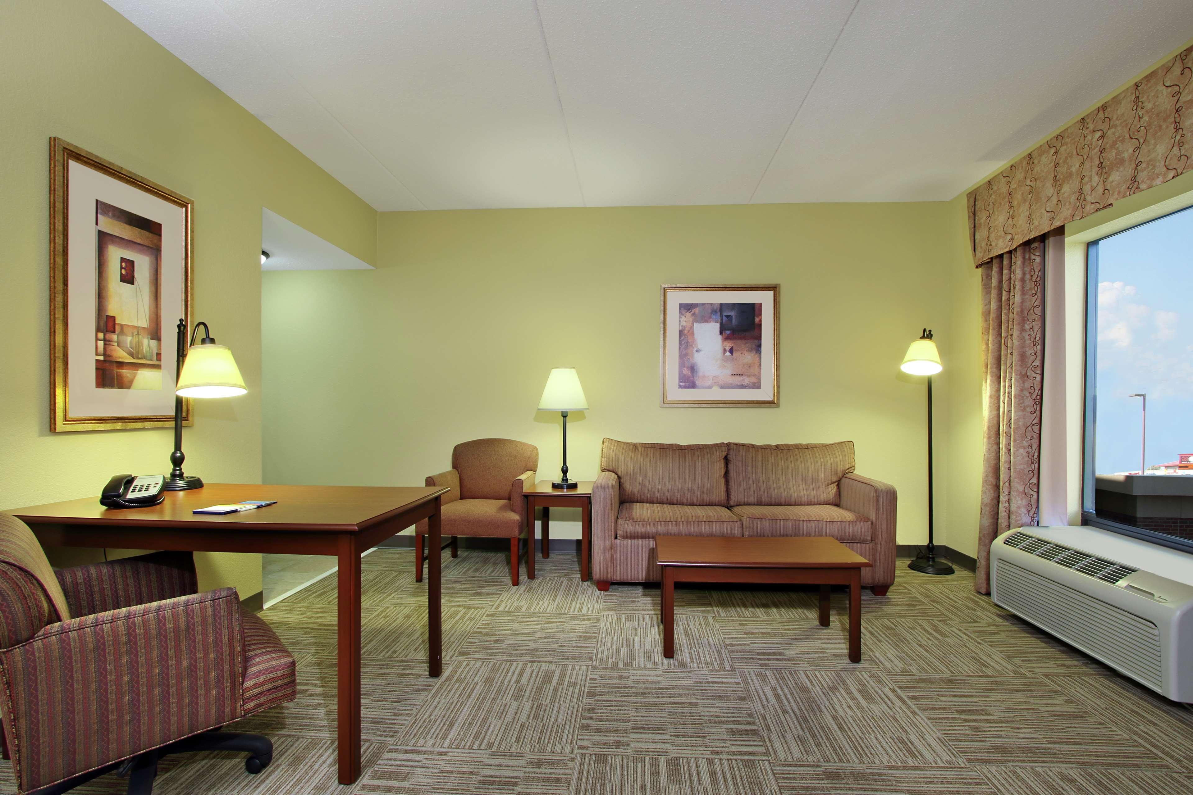 Hotel Hampton &