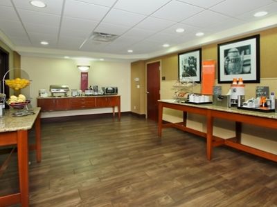 Hotel Hampton & Murray