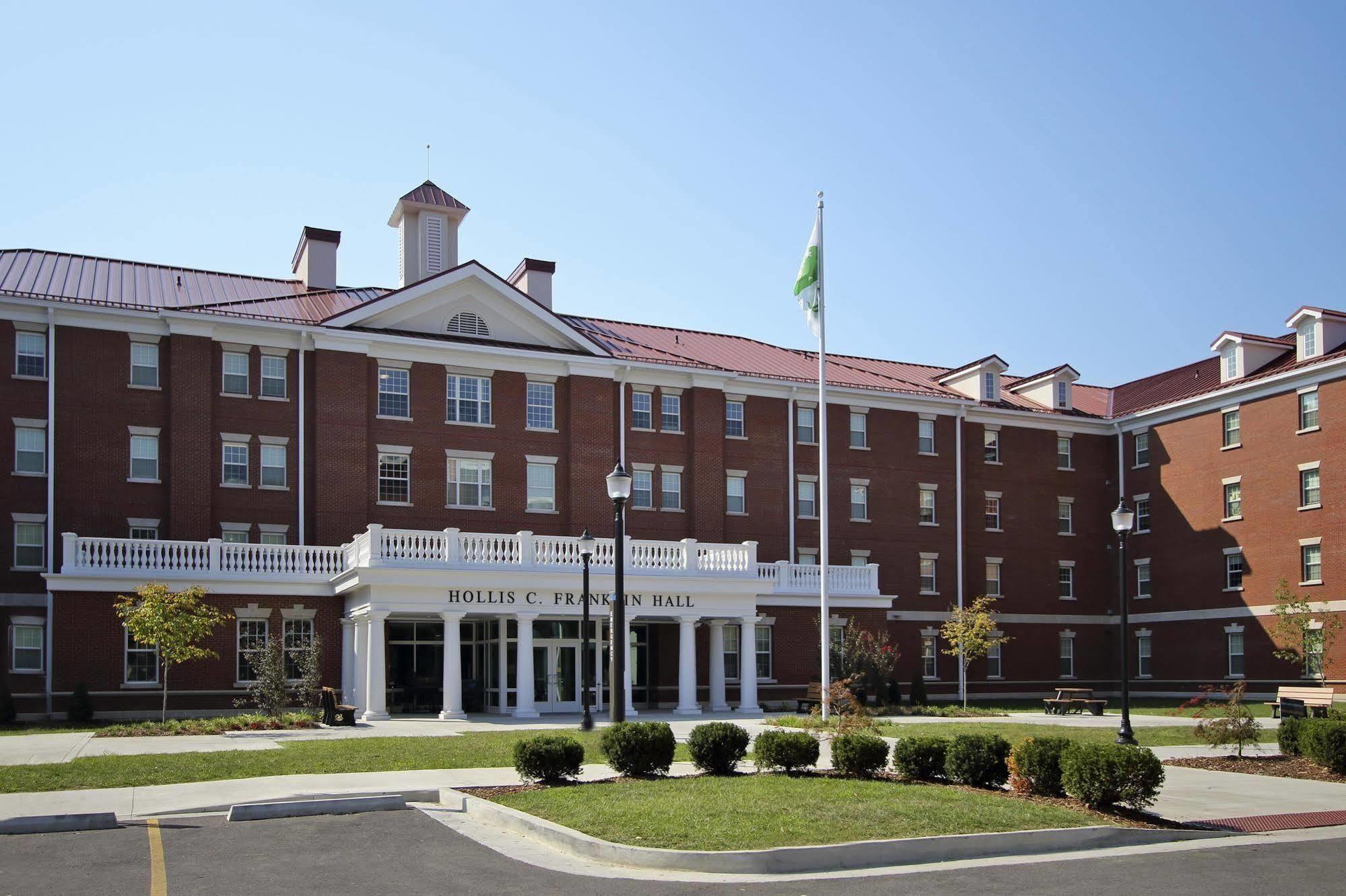 Hotel Hampton & 3*