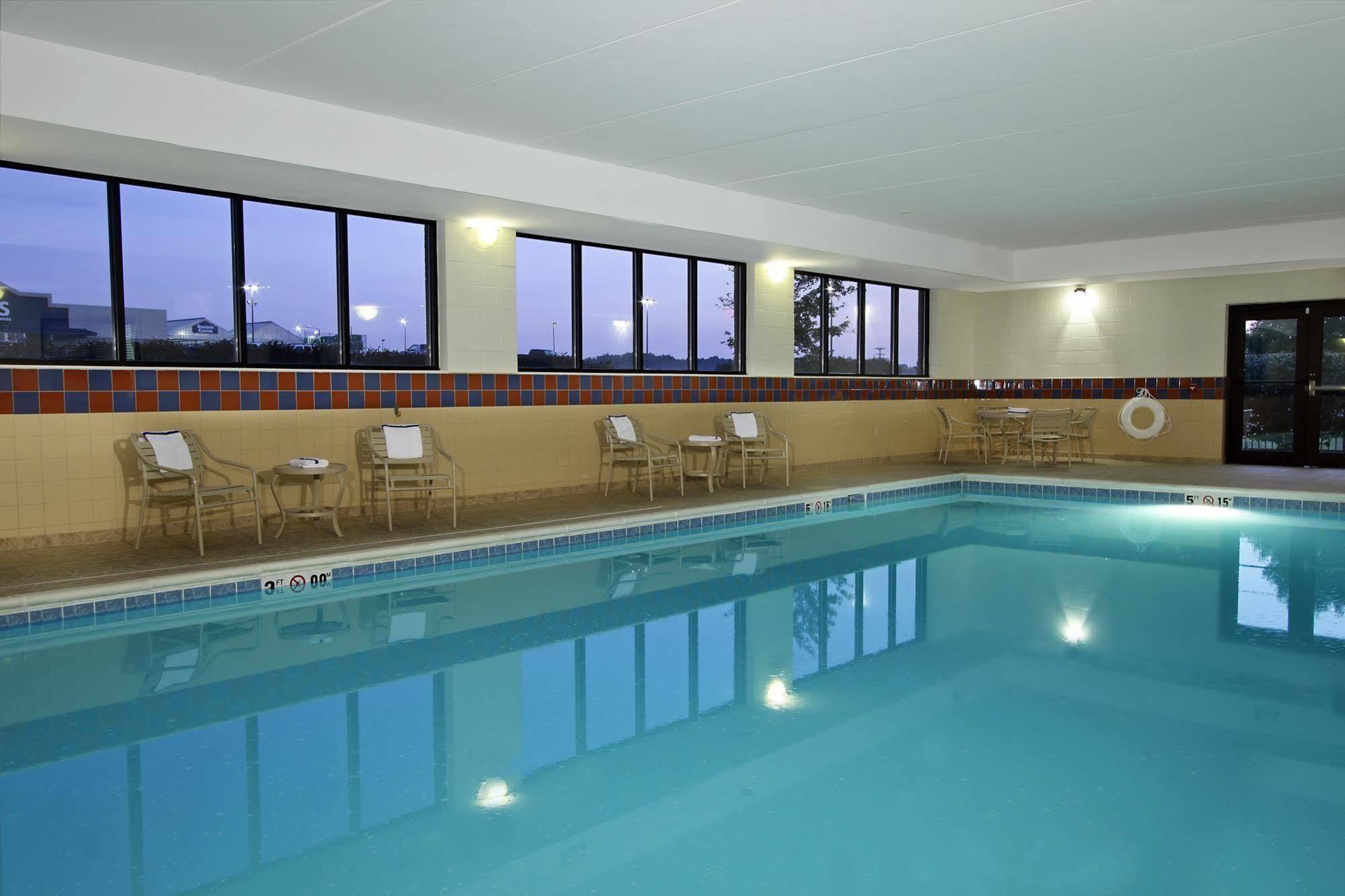 Hampton & Hotel 3*